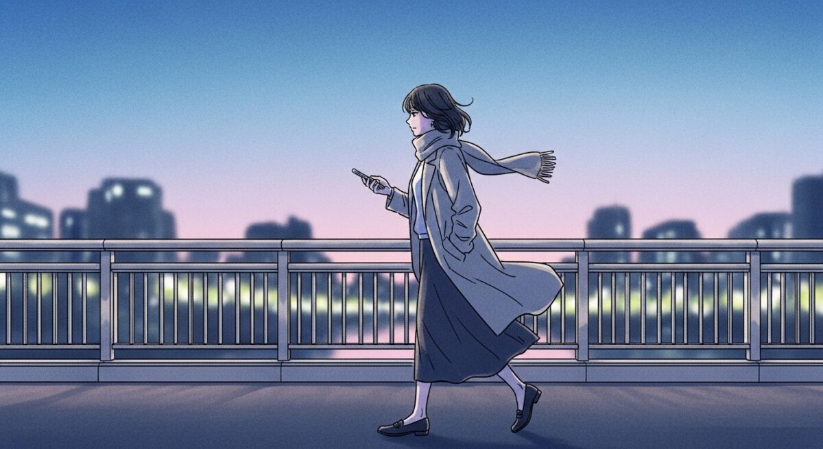 夕暮れの歩道橋をひとり歩く日本人女性のイラスト。スマホを手にしながらも見つめず、どこか切なげな表情を浮かべている。